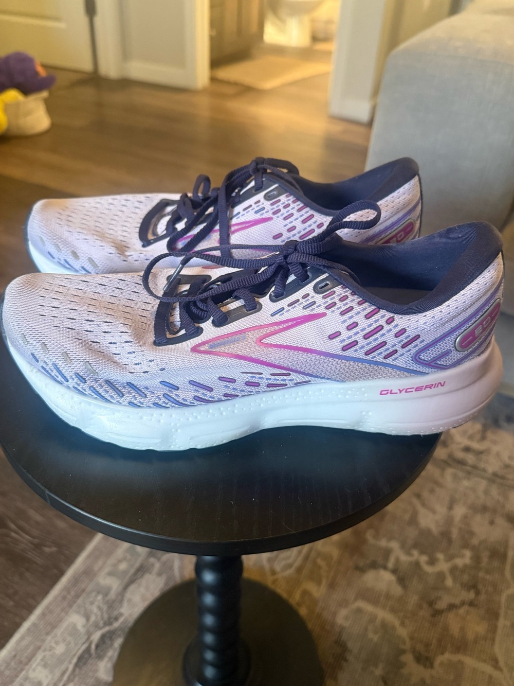 Brooks Glycerin 20 running shoes in the "Lilac Purple Eclipse” SZ 9.5